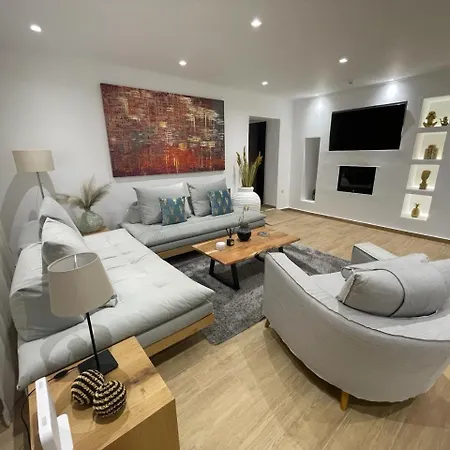 Seaside Retreat House *