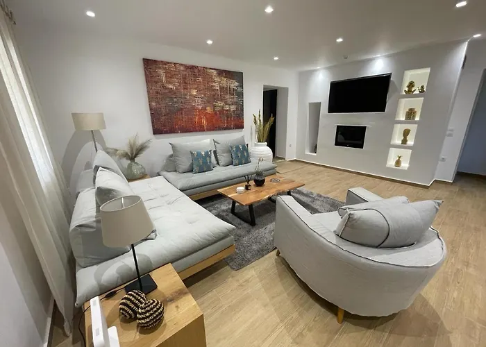 Seaside Retreat House *